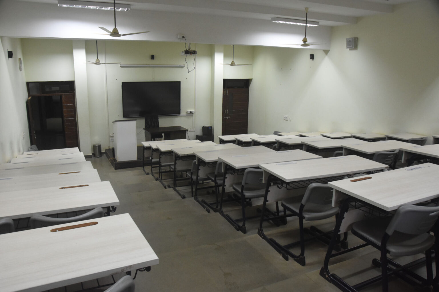 Smart Classroom – Sant Sohirobanath Ambiye Government College of Arts ...